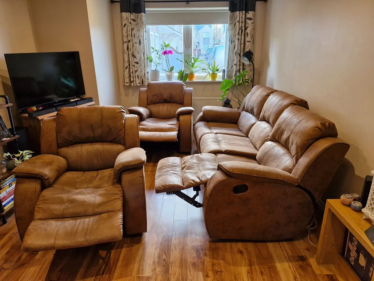 Couch three piece - Image 1