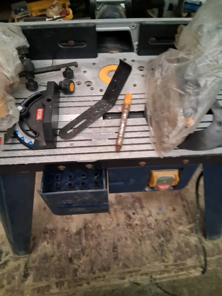 Router table - Image 1