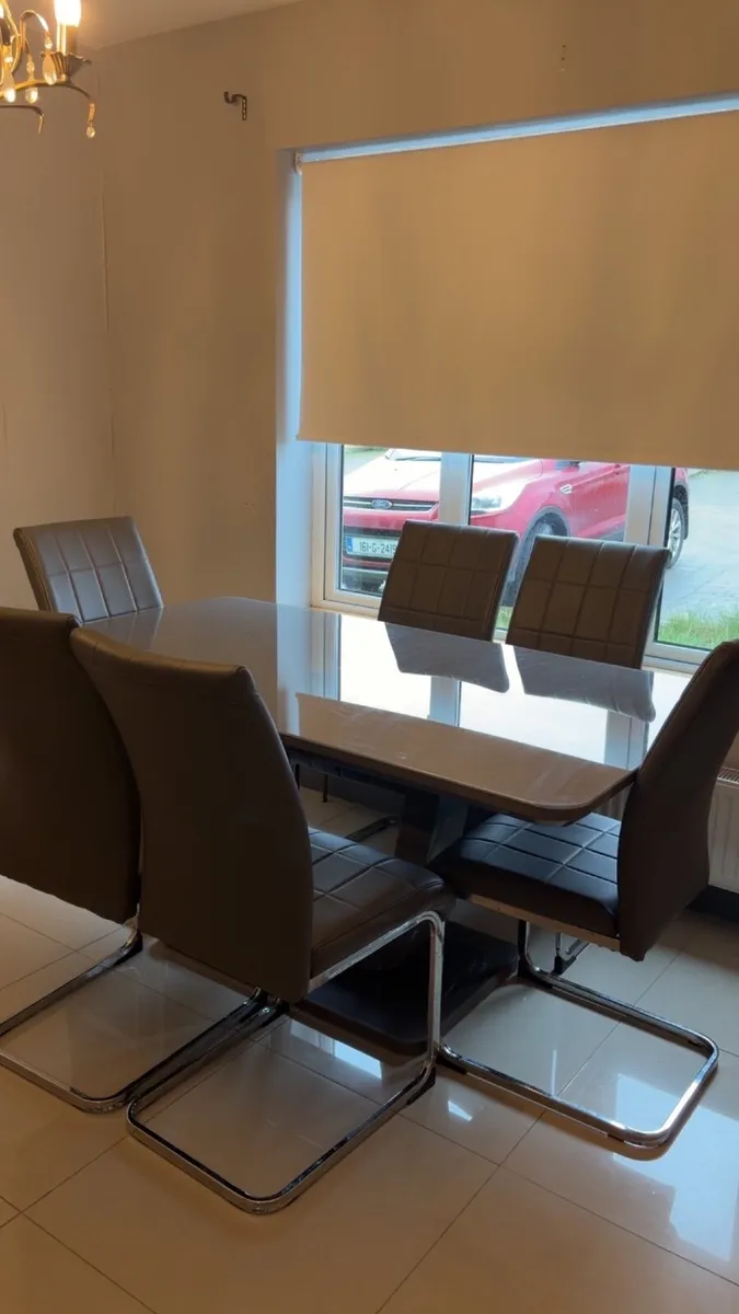 Dining Table - Image 3