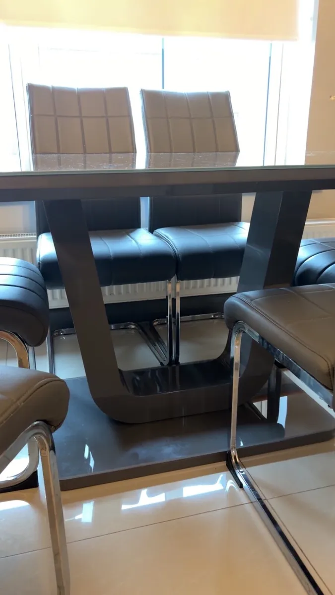 Dining Table - Image 2