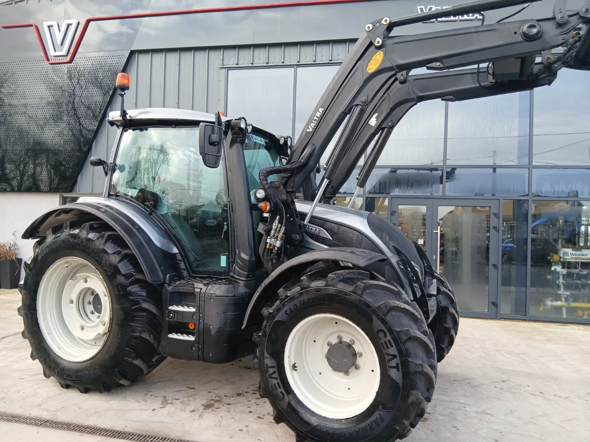 Valtra N174 & loader - Image 2