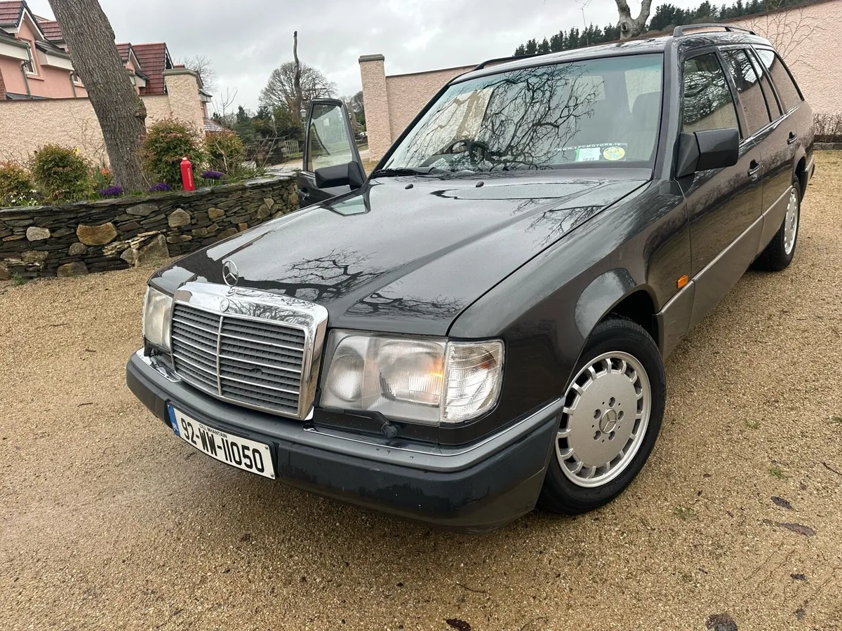 Mercedes 300 TE - Image 1