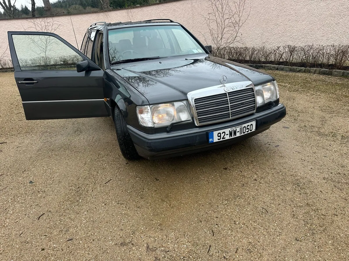 Mercedes 300 TE - Image 3