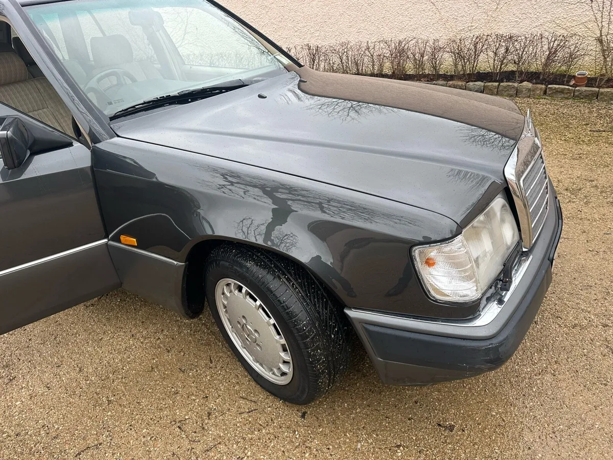 Mercedes 300 TE - Image 4