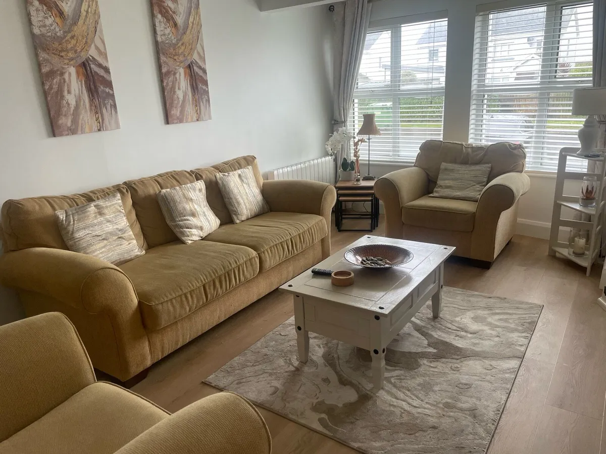 Suite of furniture , cushions and Coffee table - Image 1