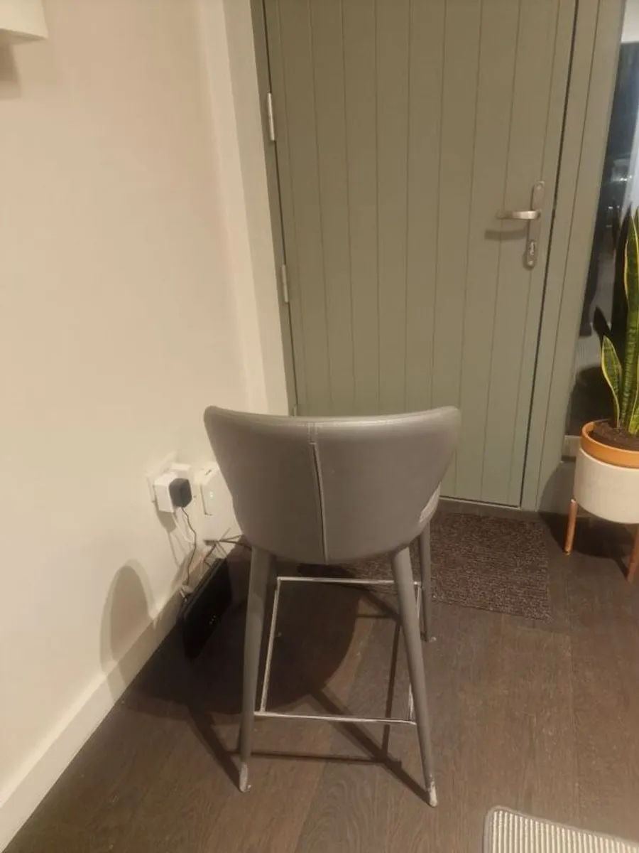 Bar stools - Image 2