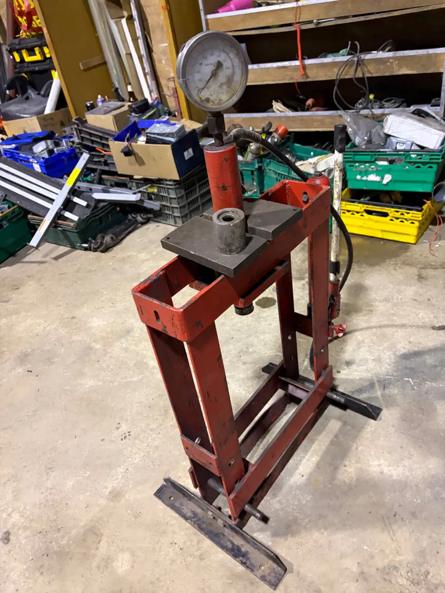 Hydraulic Press – Floor Standing - Image 1