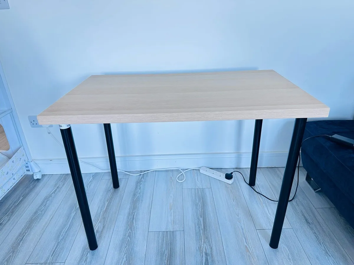 Free Table - Image 1