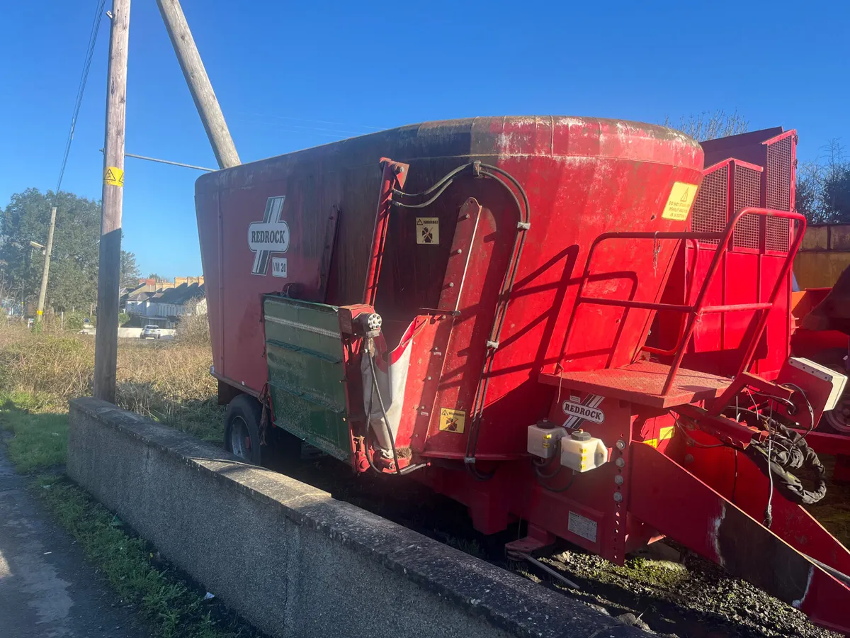 Used Redrock VM20 Twin Tub Diet Feeder - Image 1