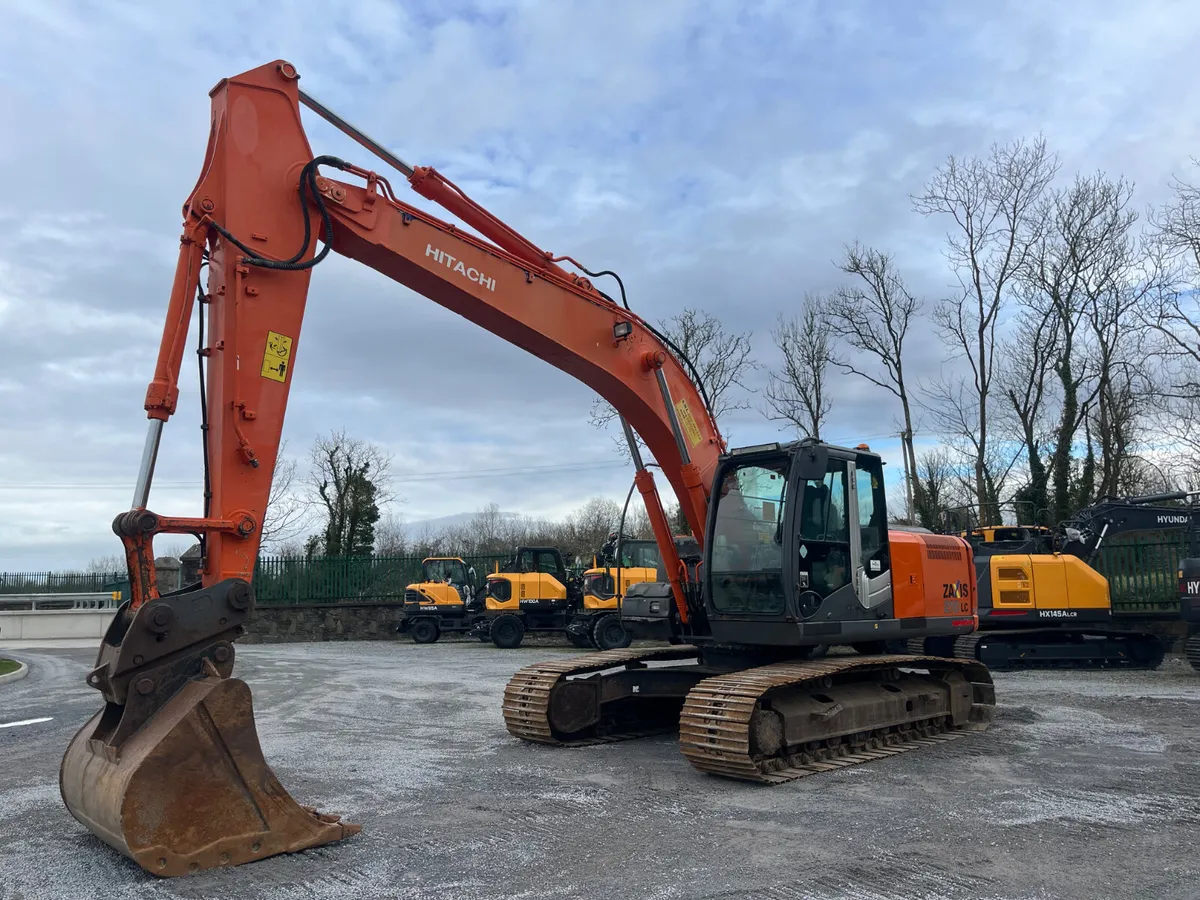 2010 Hitachi ZX210LC-3 - Image 2