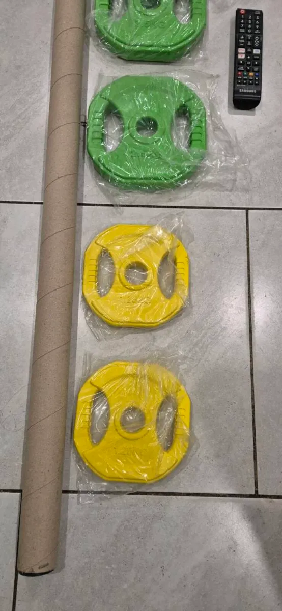 Brand new 20 kilo coloured body pump set - Image 4