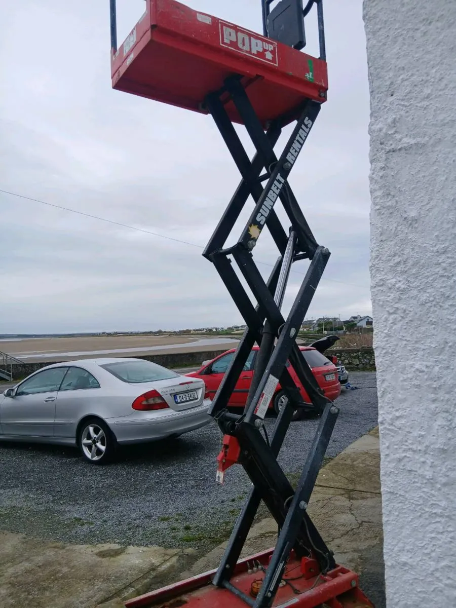 Sissor hoist/ access platform - Image 1