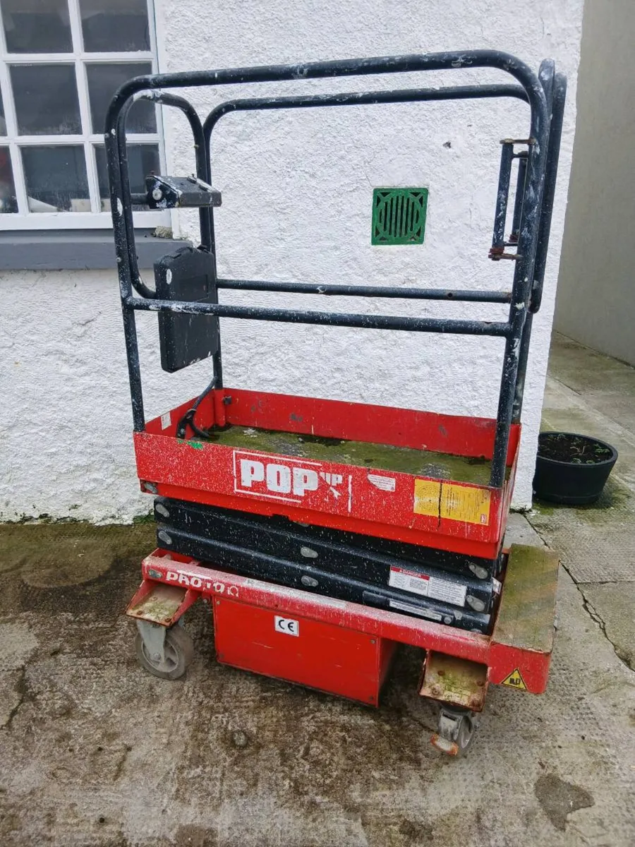 Sissor hoist/ access platform - Image 3