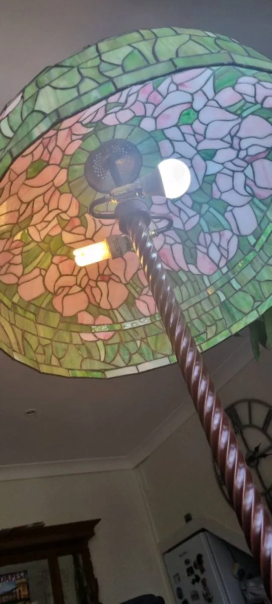 VINTAGE TIFFANY DOGWOOD STANDARD LAMP - Image 1