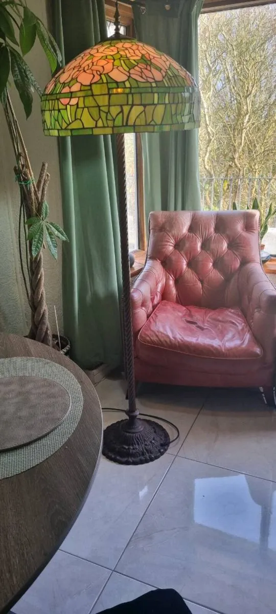 VINTAGE TIFFANY DOGWOOD STANDARD LAMP - Image 2