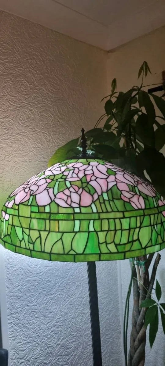 VINTAGE TIFFANY DOGWOOD STANDARD LAMP - Image 3