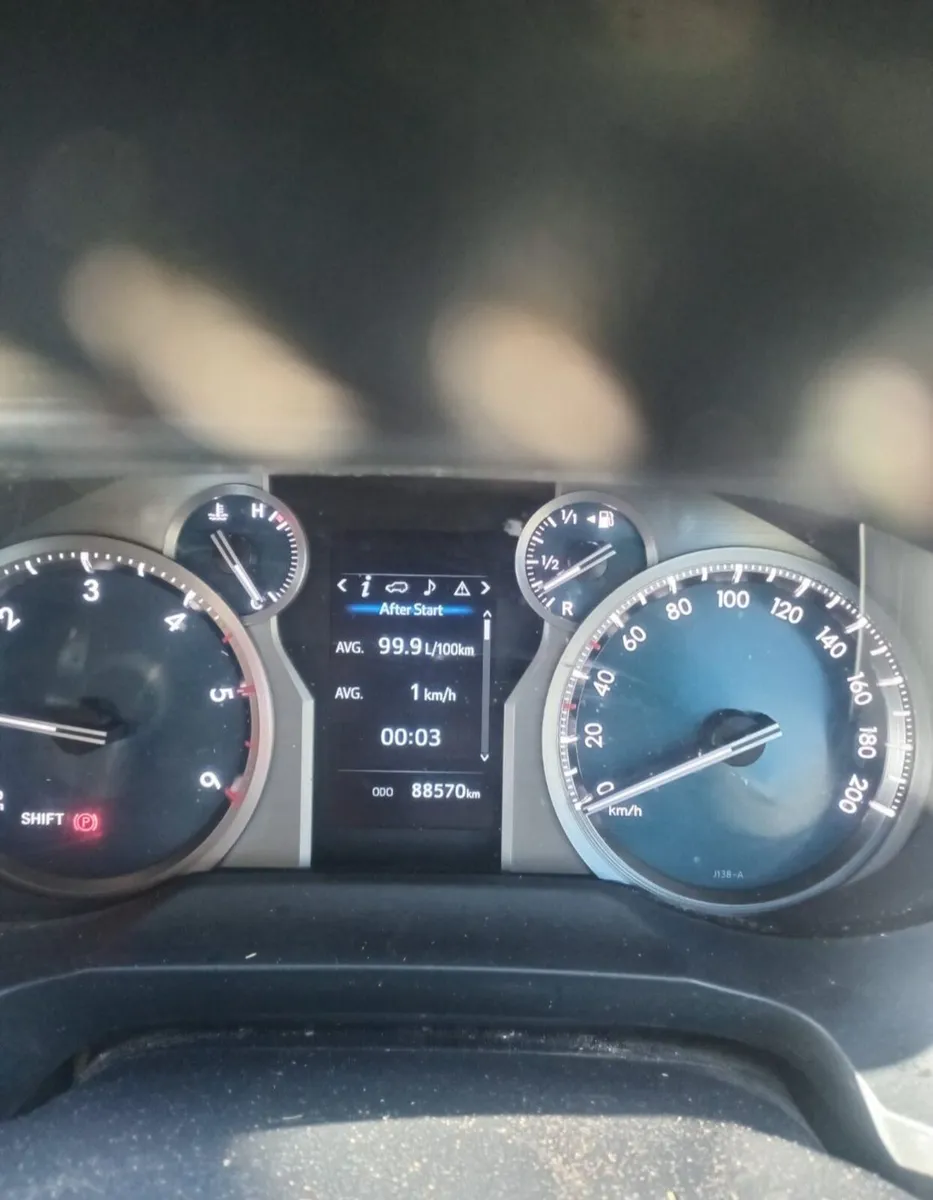 Toyota Land Cruiser 2023 - Image 4