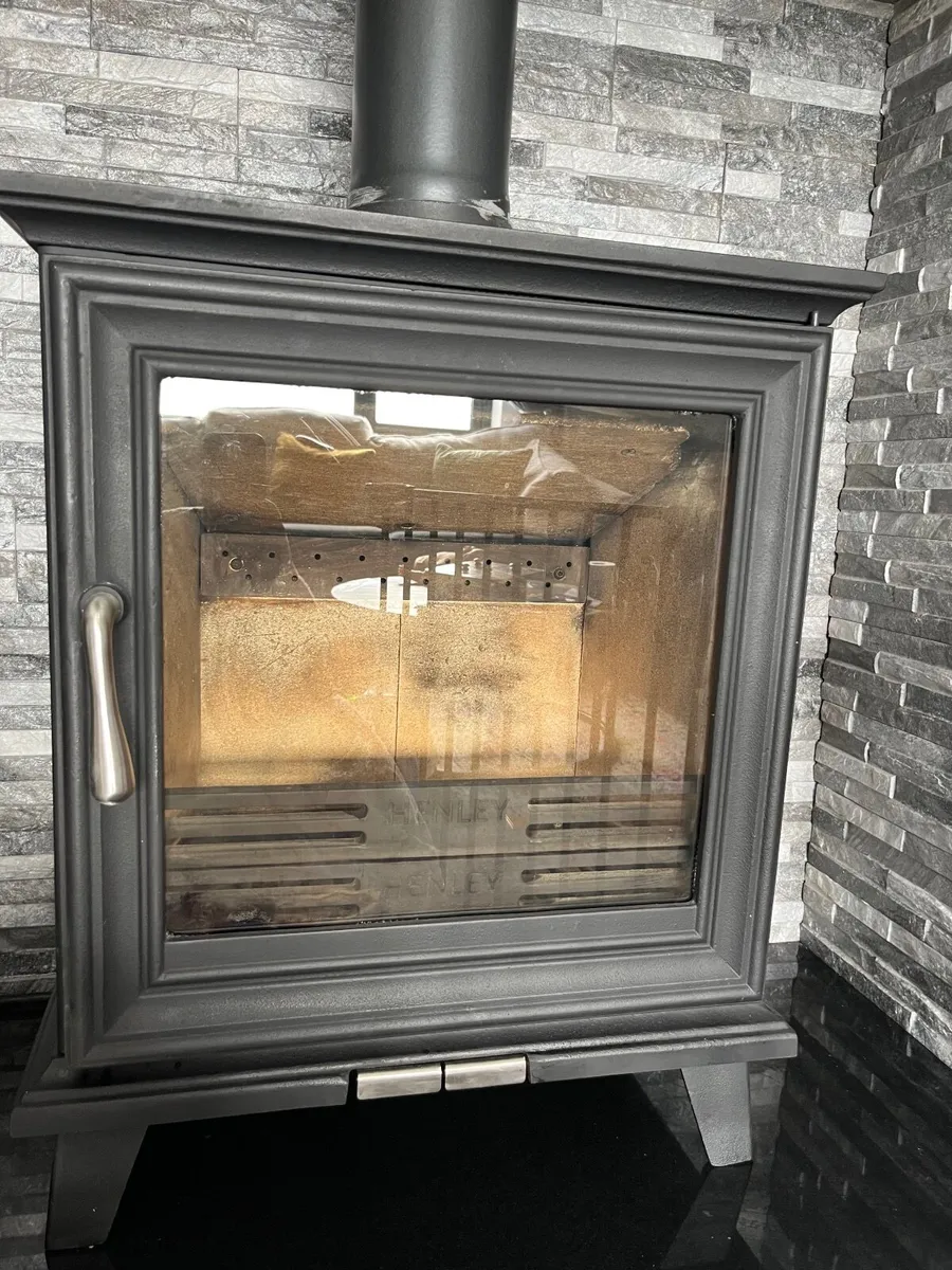 Henley Stove - Image 1
