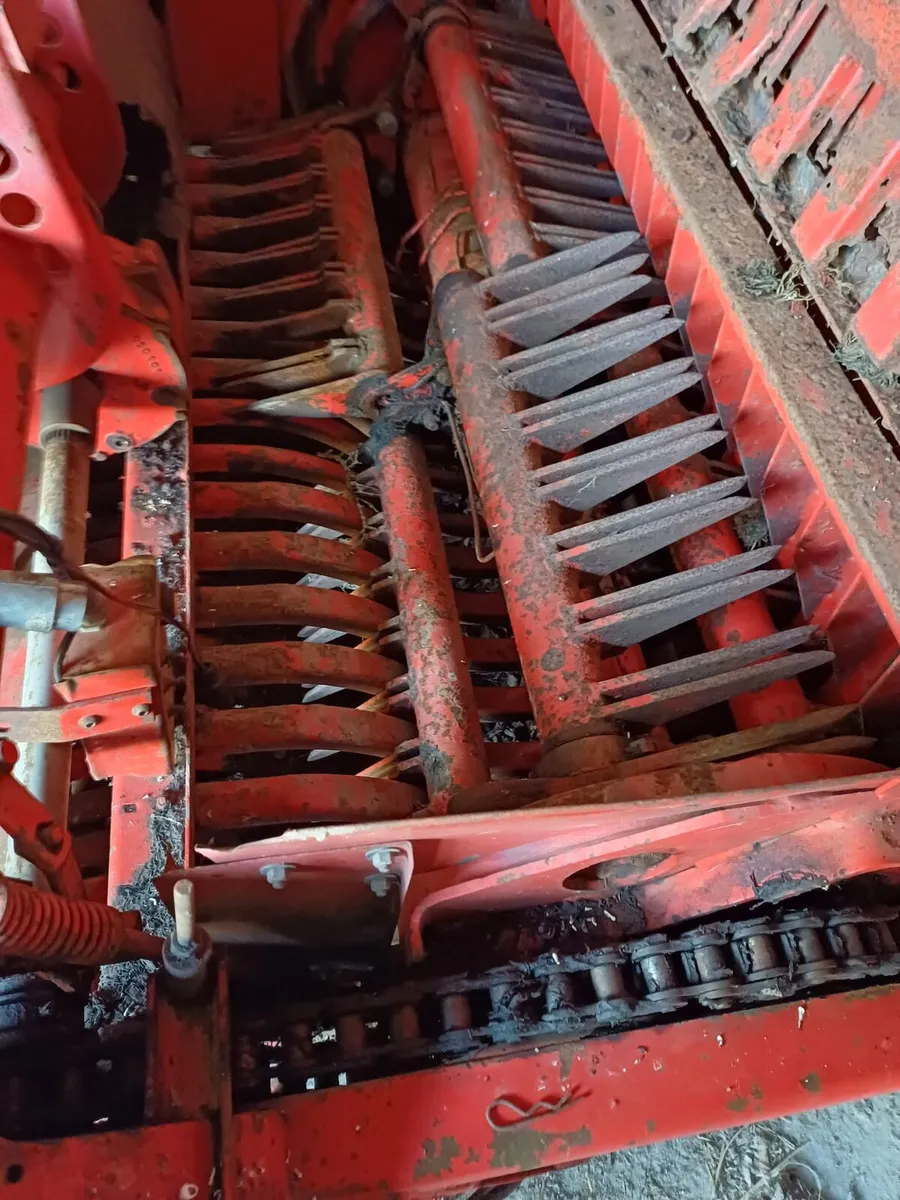 Pottinger silage wagon - Image 3