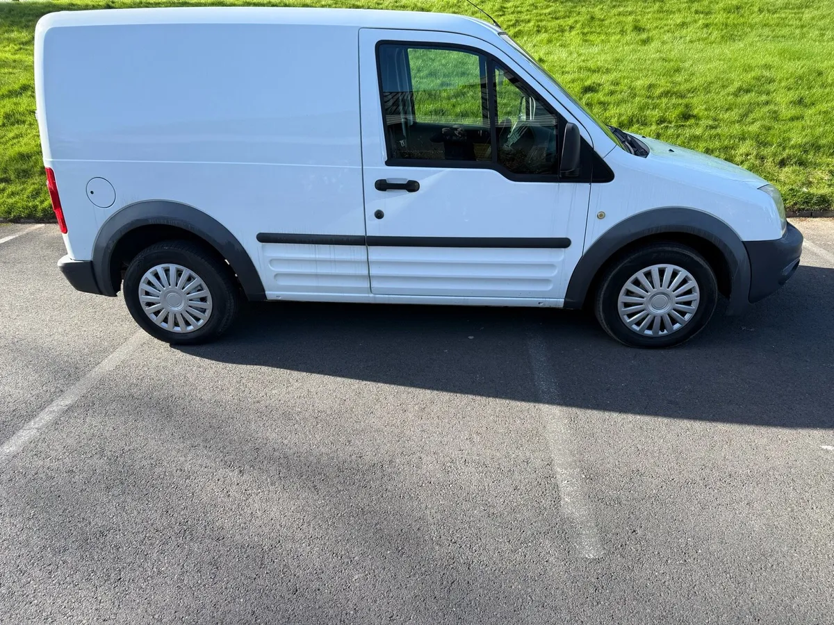 2013 transit connect 149,000km DOE 09/26 - Image 2