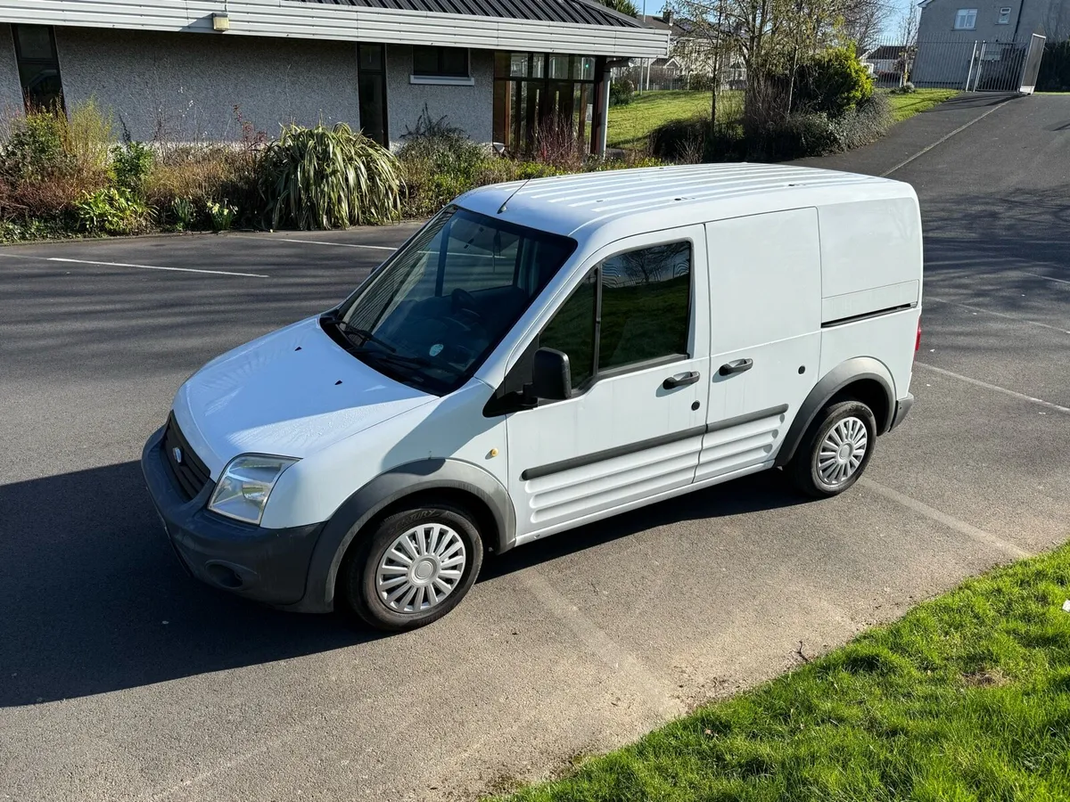 2013 transit connect 149,000km DOE 09/26 - Image 4