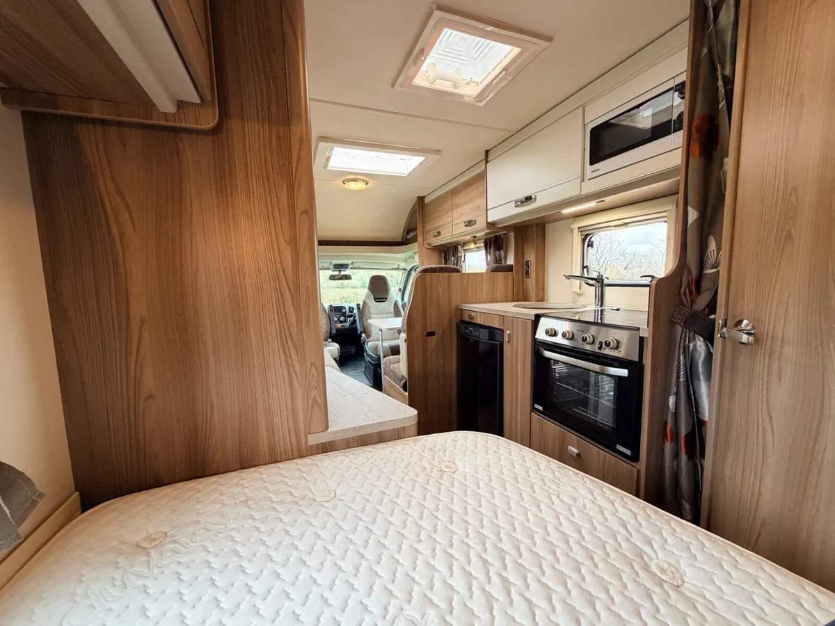 2016 SWIFT ESCAPE 664  AUTO  LOW PROFILE 4 BERTH - Image 2