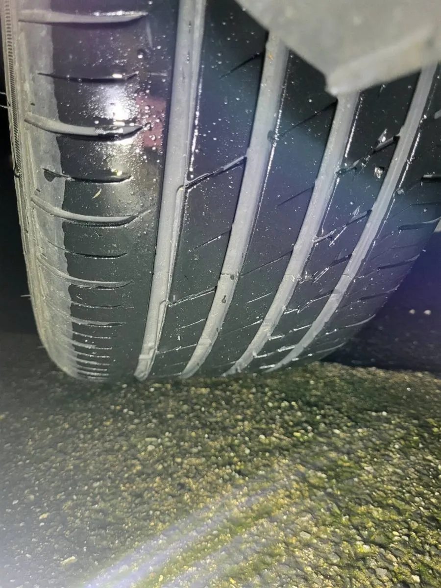 Genuine Audi R17 alloys with excellent tyres.5x112 - Image 4