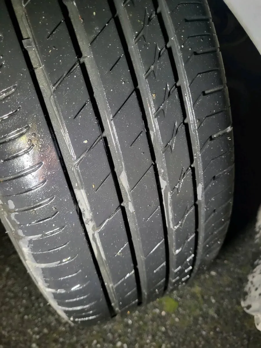 Genuine Audi R17 alloys with excellent tyres.5x112 - Image 2