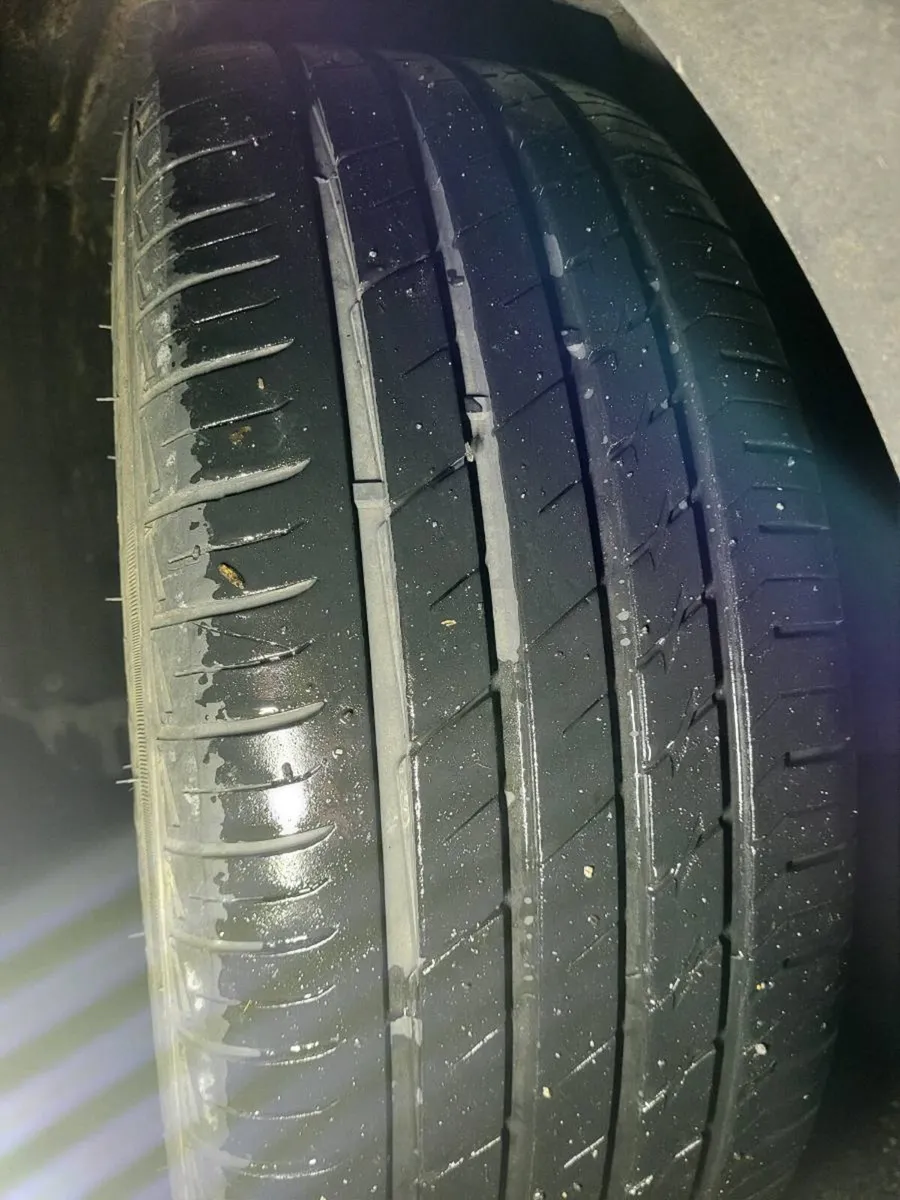 Genuine Audi R17 alloys with excellent tyres.5x112 - Image 3