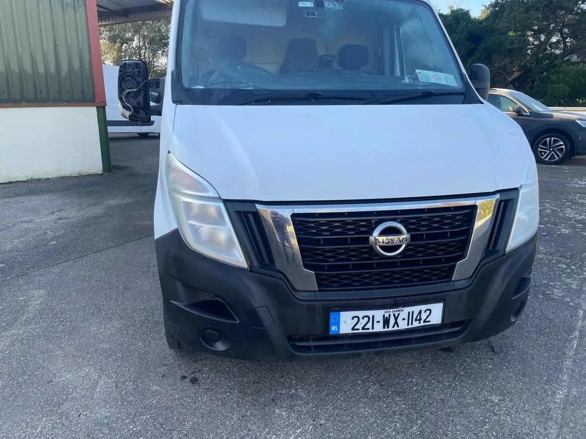 221 Nissan NV400 - Image 1