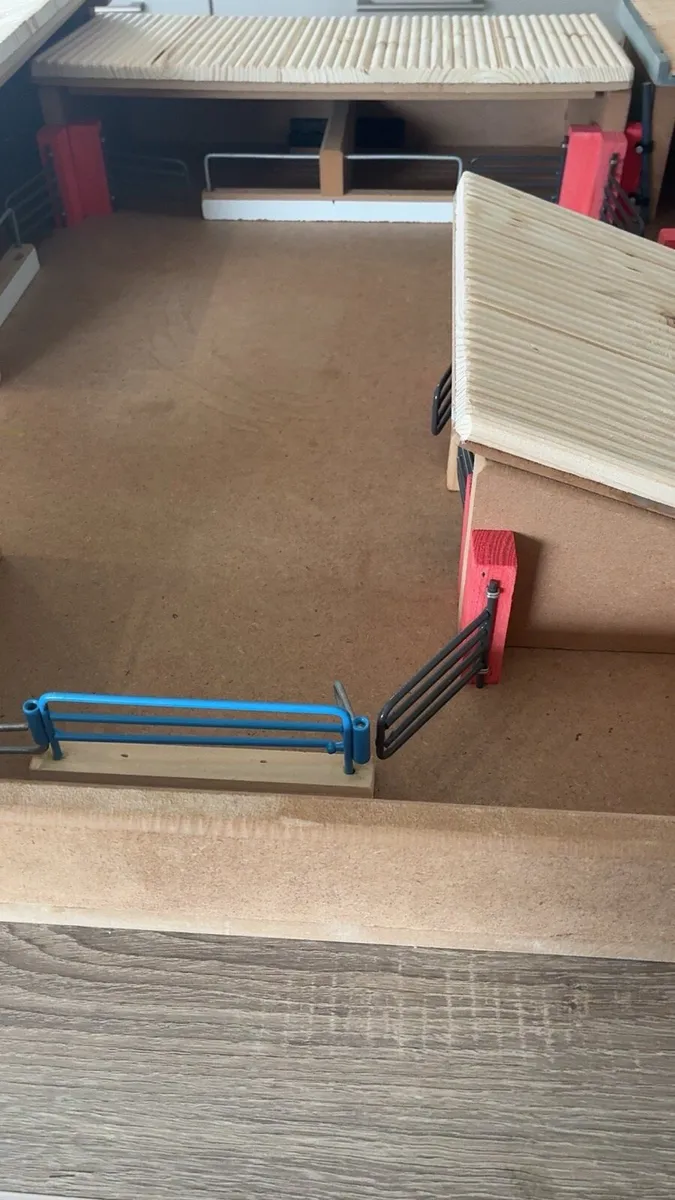 Millwood livestock yard - Image 2