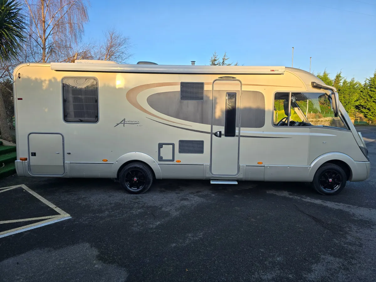 2014 BURSTNER AVIANO I727 ISLAND BED TAKE TRADE IN - Image 3