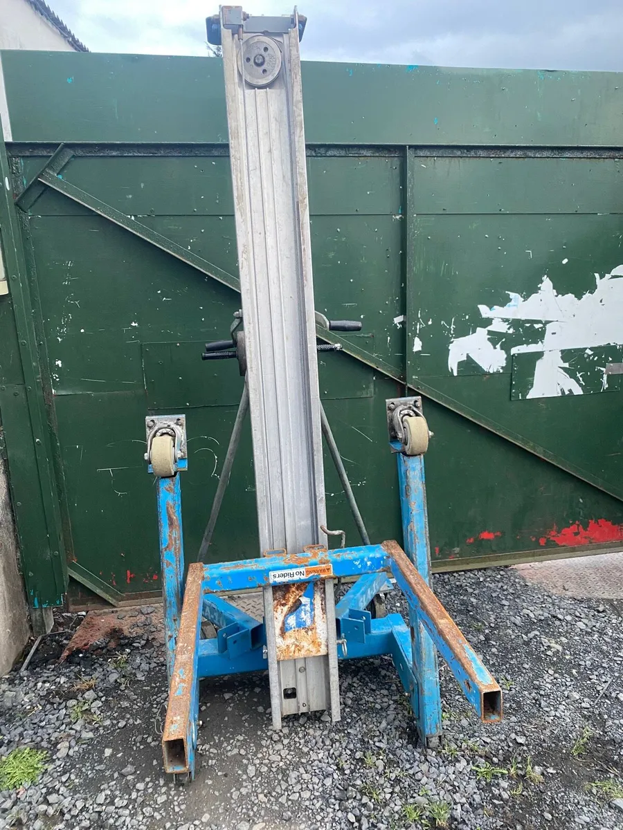 GENIE SLA10 SUPERADVANTAGE LIFT - Image 2