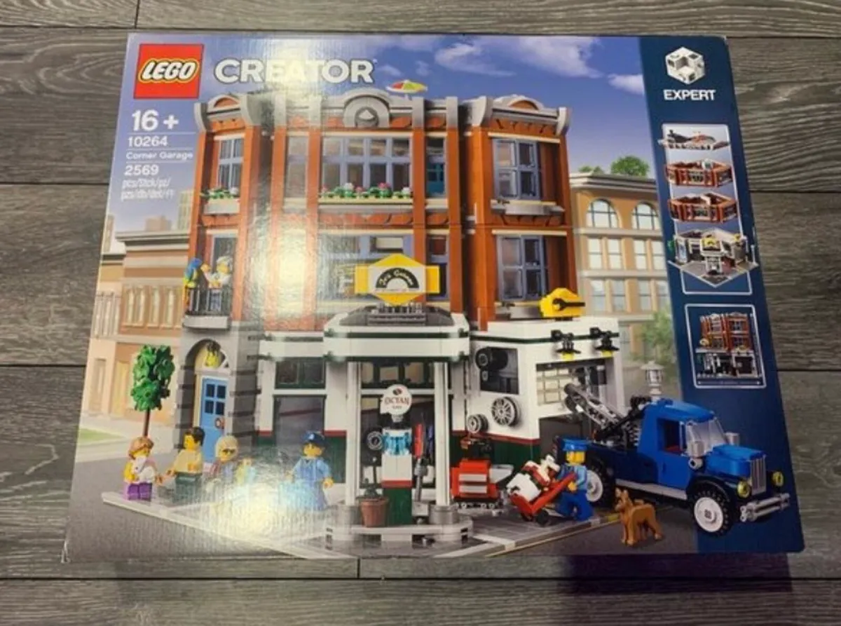 Lego Corner Garage Modular 10264