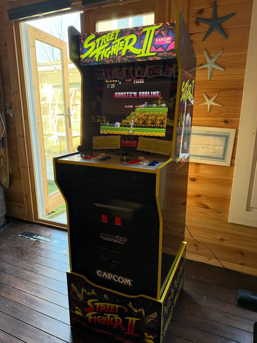 Arcade game - Image 1