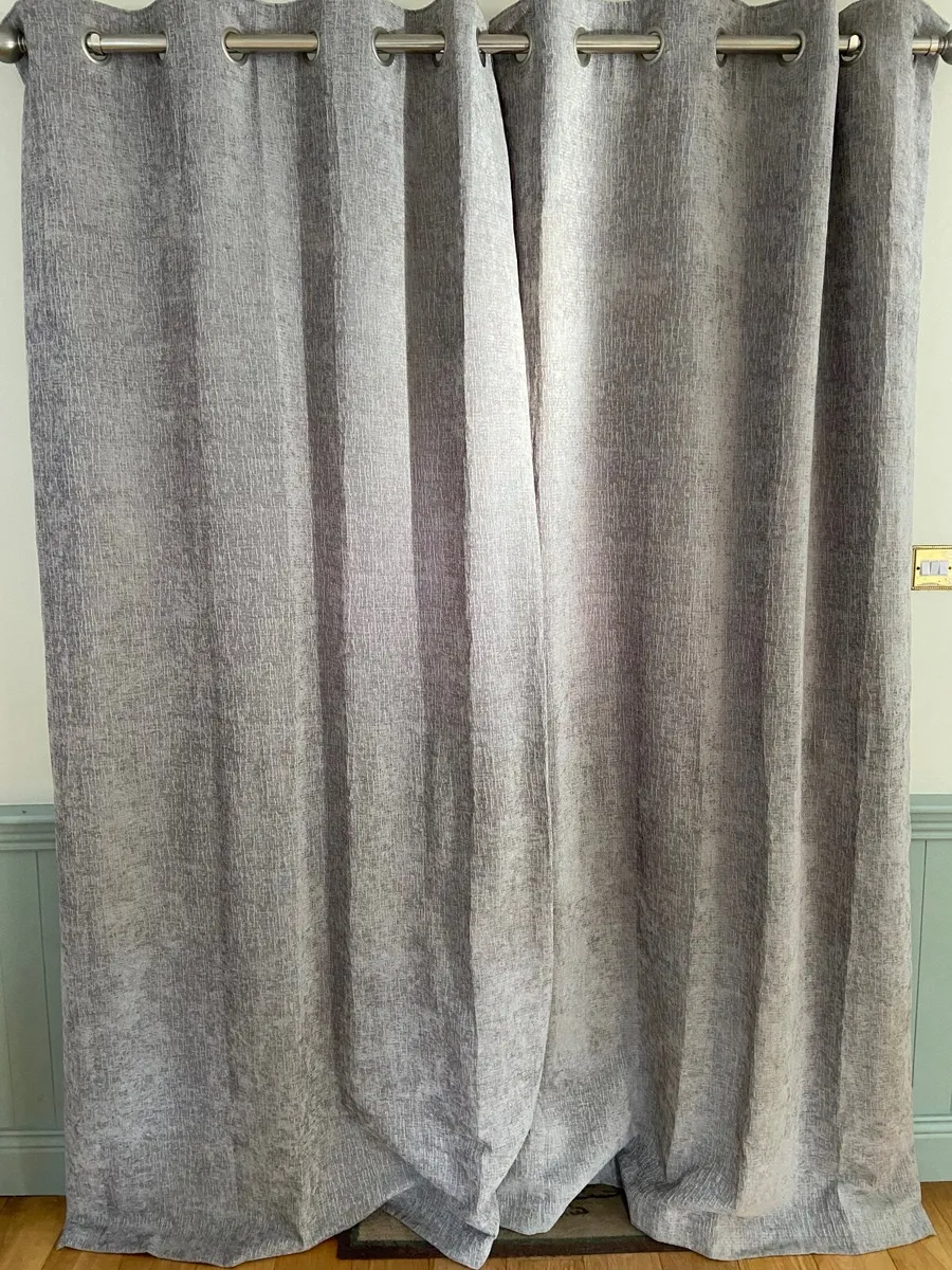 Curtains - Image 1