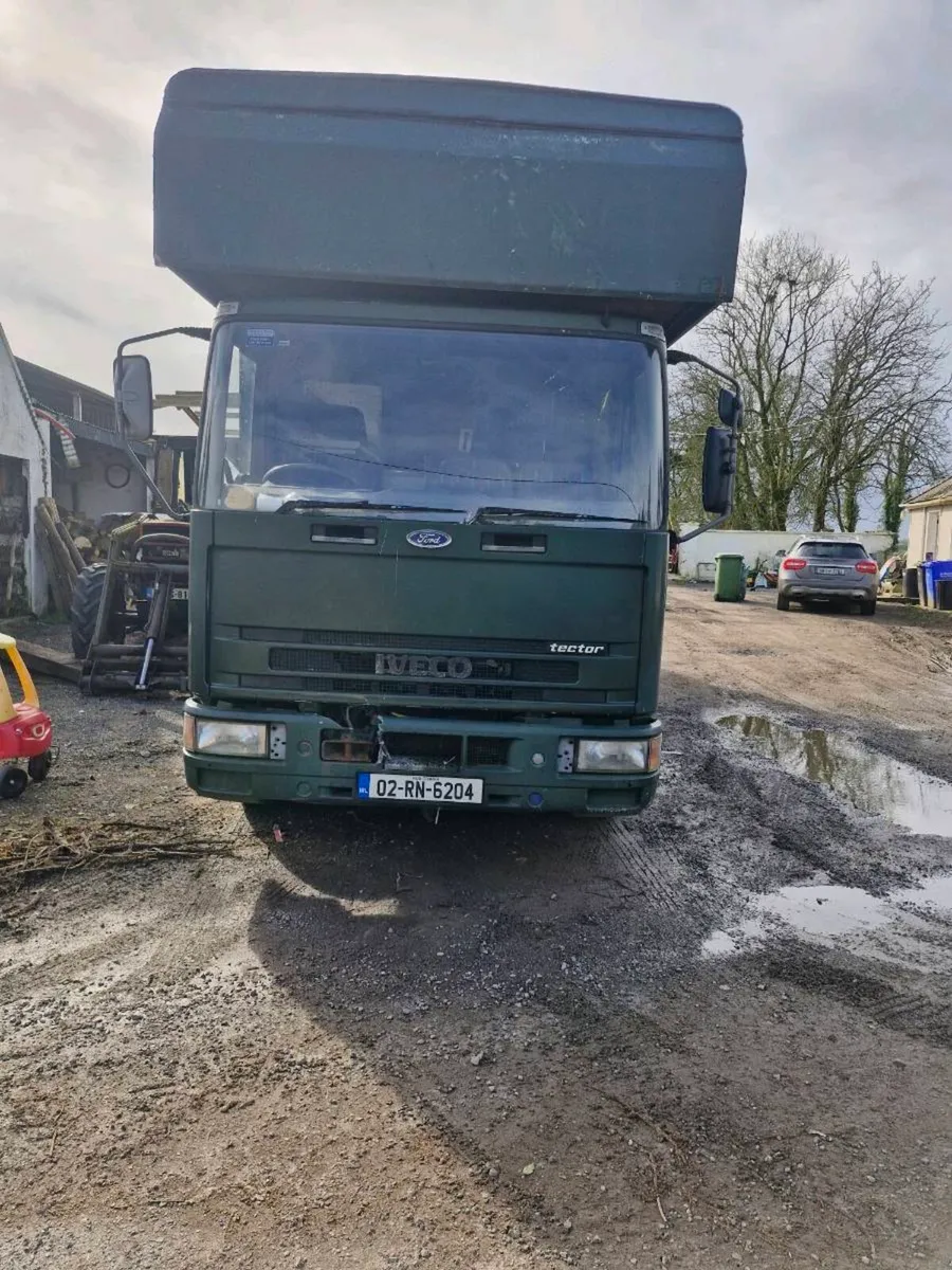 02 Ford Tector - Image 3