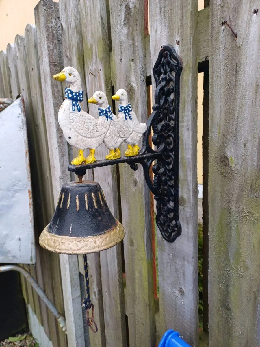 Vintage Cast-iron Farmhouse Bell - Image 3