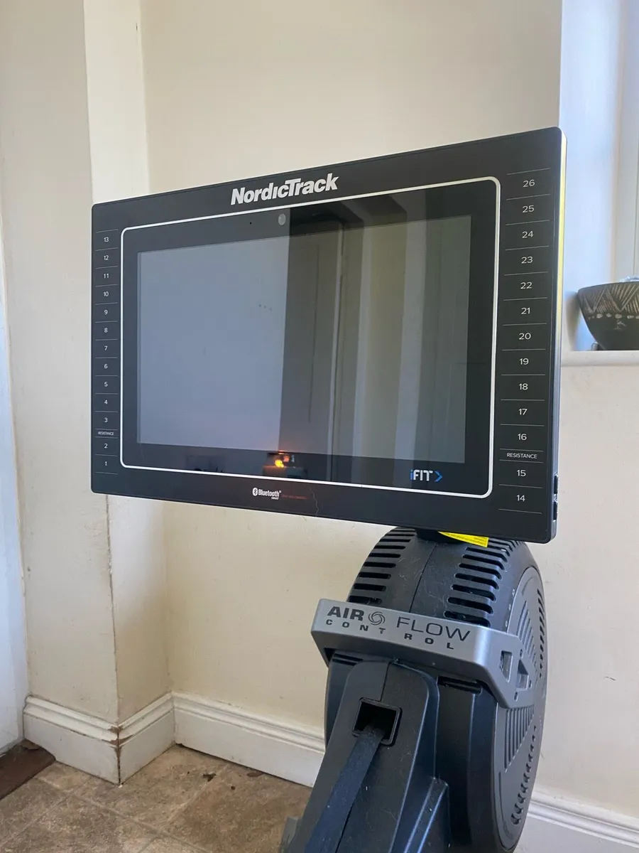 Nordictrack RW700 Rowing Machine - Image 4