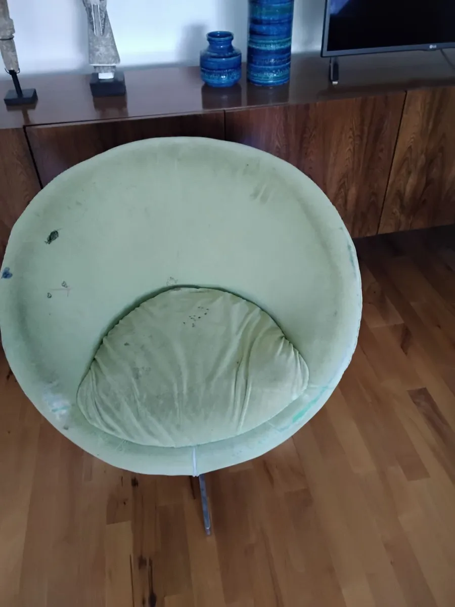 Sohome Swivel Chair - Image 1