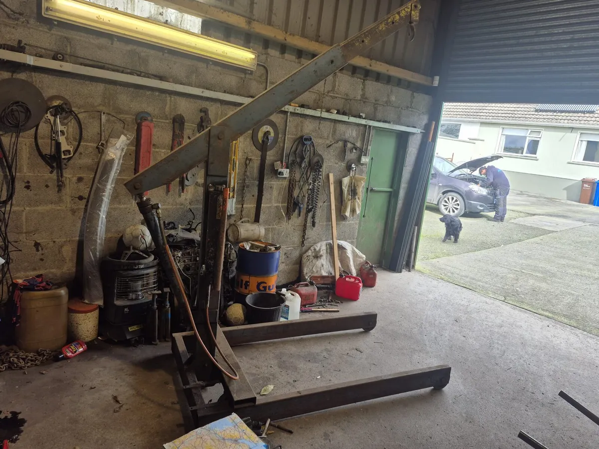 Weston House Engine Crane - Image 1