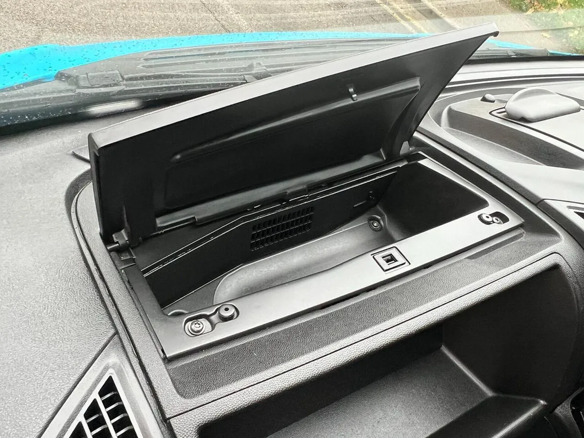 2022 Peugeot Boxer Luton Box Van - Image 4