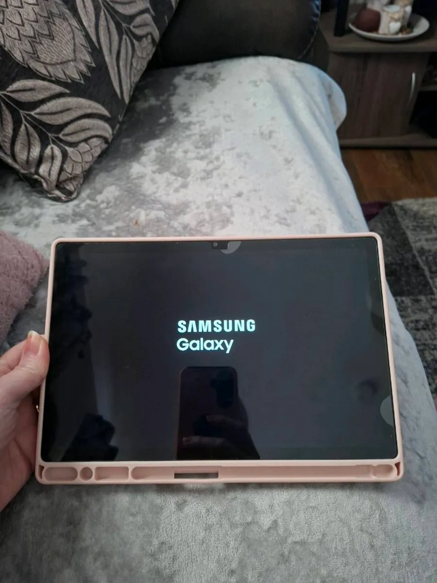Samsung Galaxy tablet - Image 1