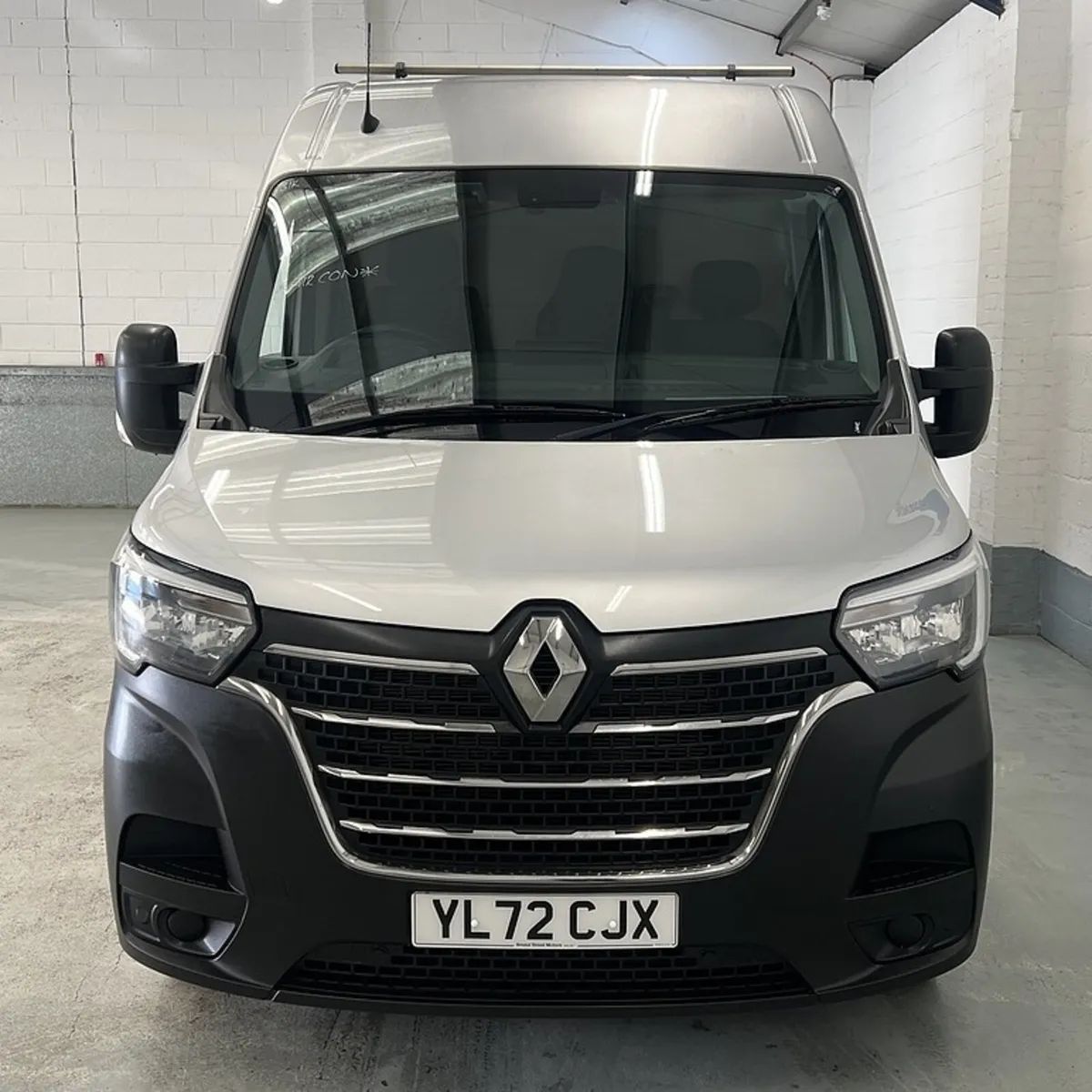 2023 Renault Master Medium Roof Panel Van - Image 1