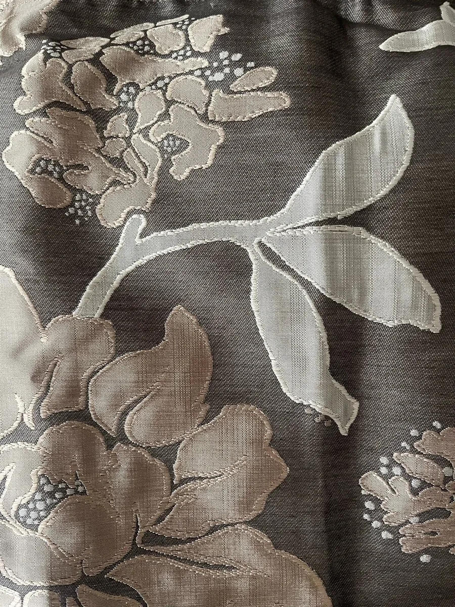 Curtains - Image 3