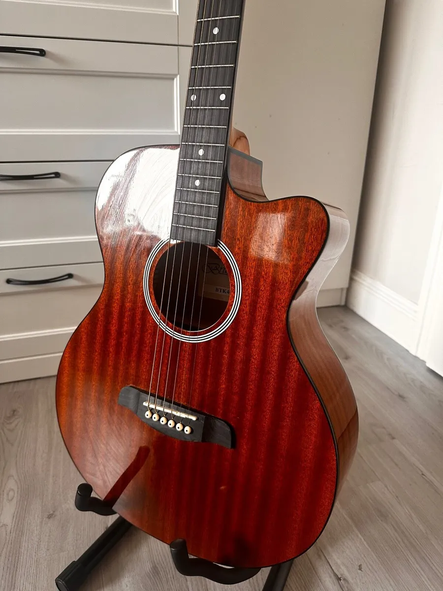 Acoustic Guitar - Image 3