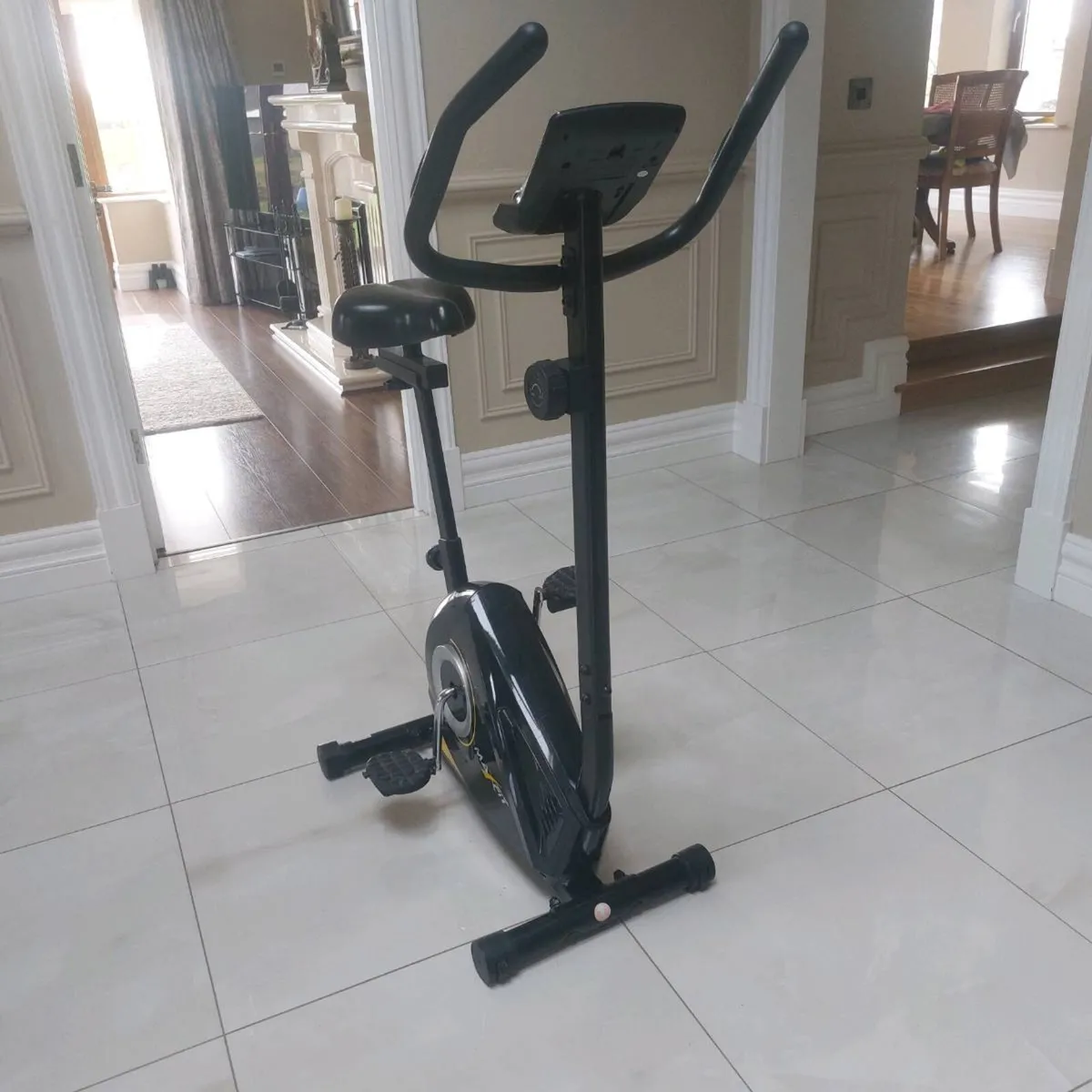 Exercise bike - Image 1