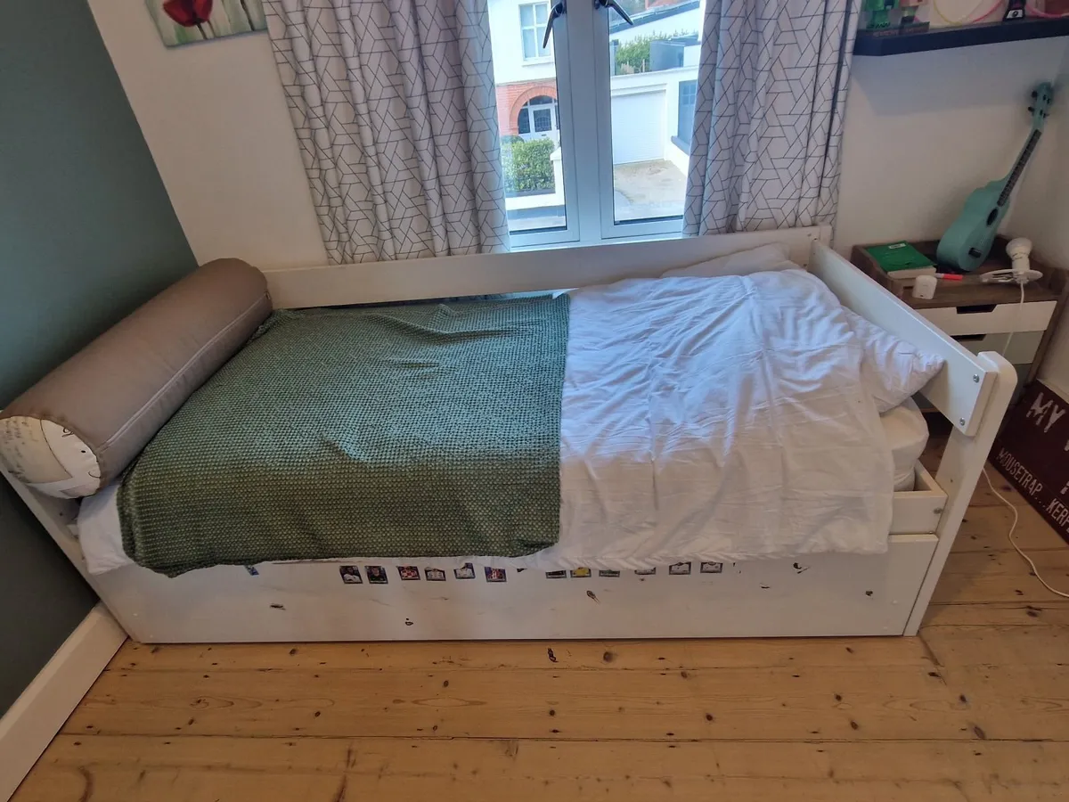Kids bed with drawer storage and matress - Image 1