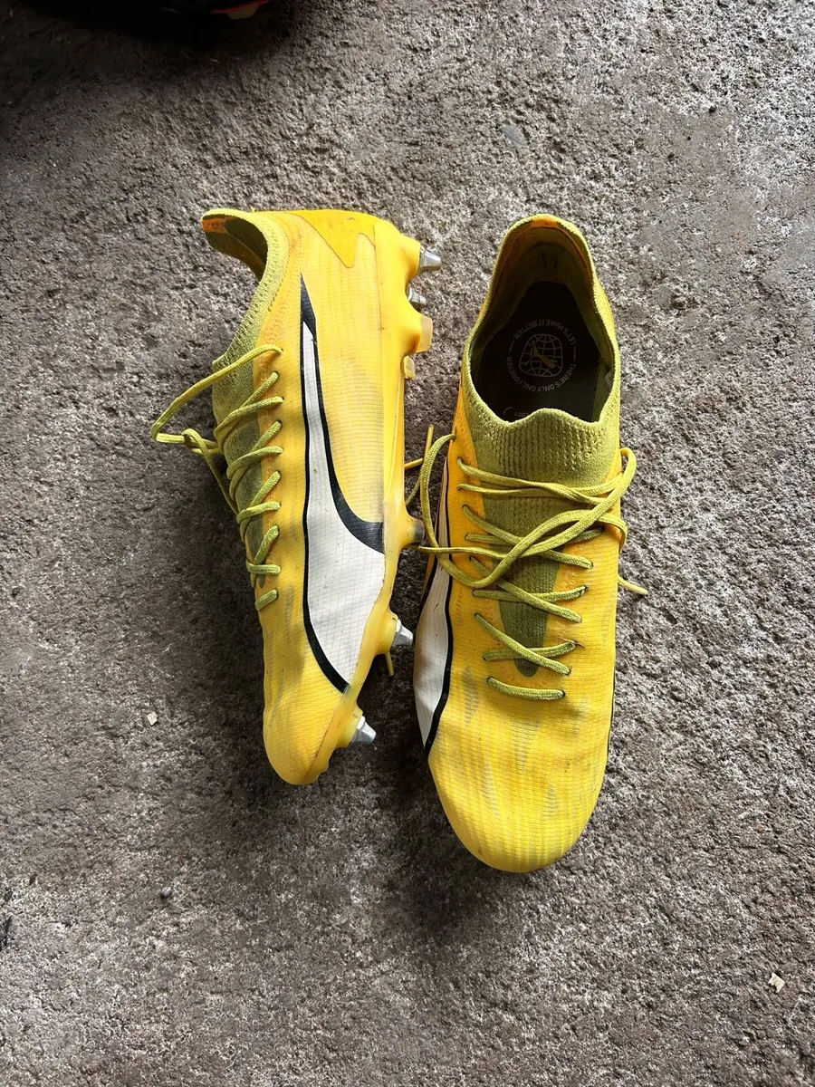 Selection of football boots - Image 2