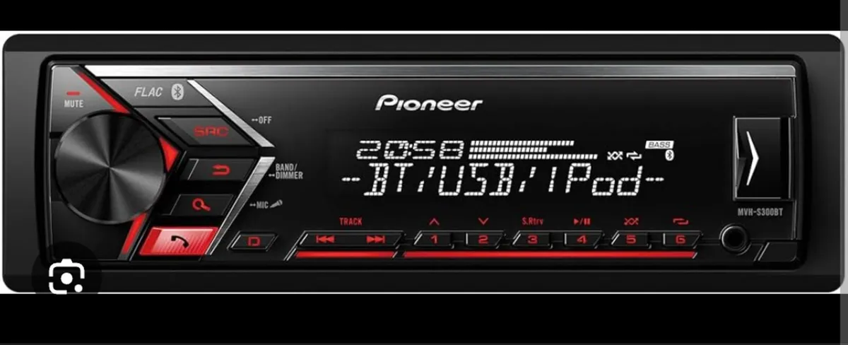 Car stereo and speakers - Image 1